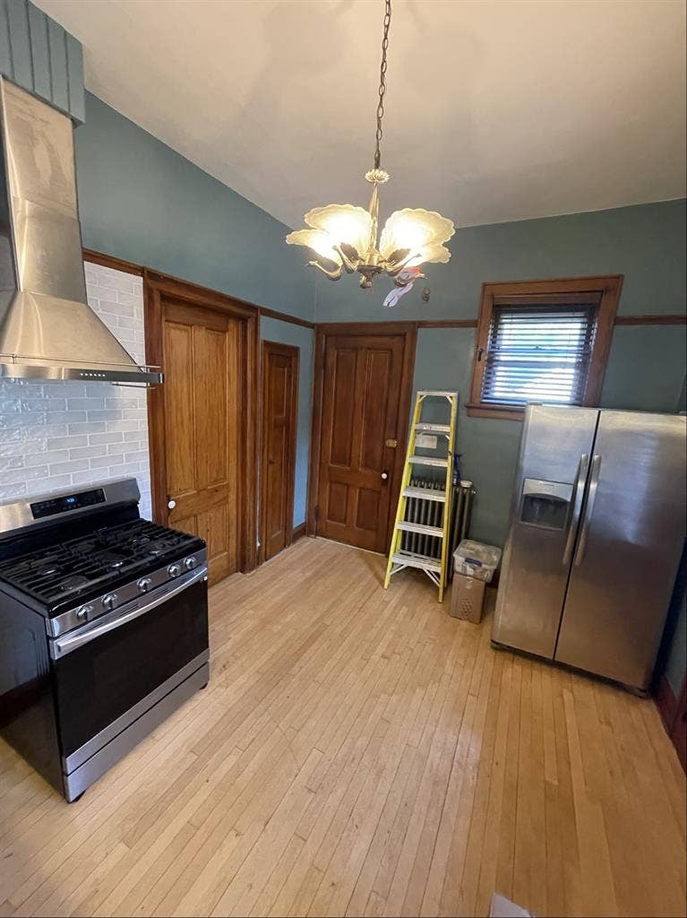 Looking for a ROOMMATE