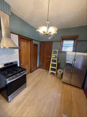 Looking for a ROOMMATE