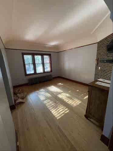 Looking for a ROOMMATE