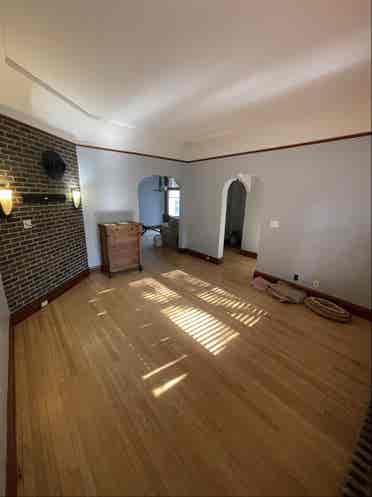 Looking for a ROOMMATE