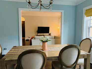 Beautiful sunny condo near the lake