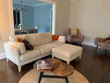 Beautiful sunny condo near the lake
