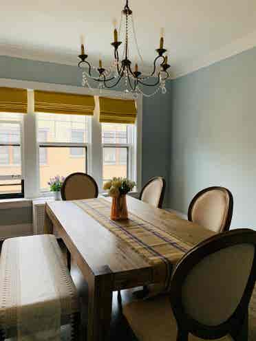 Beautiful sunny condo near the lake