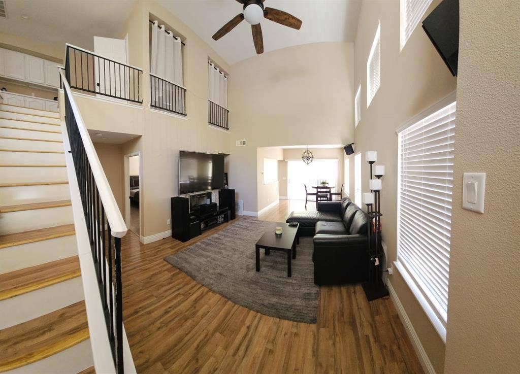 Home, 2 Rooms for rent