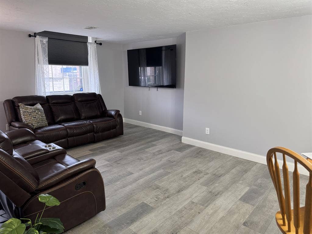 Roommate for 1 bed full bath
