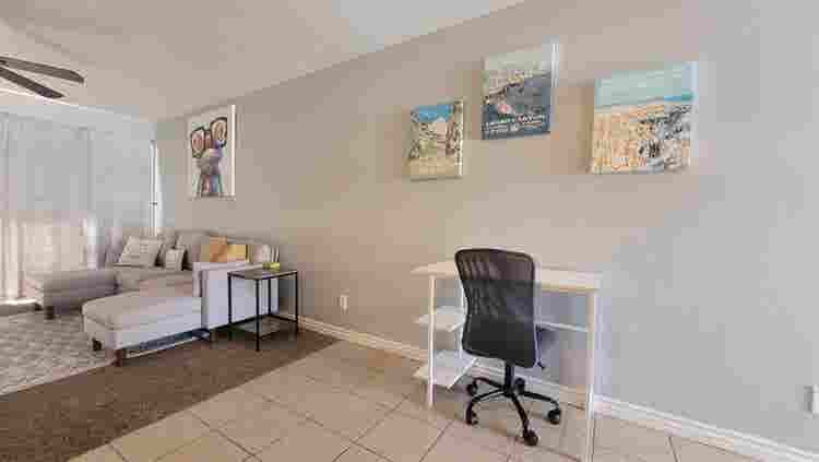 Furnished bath Cozy Condo