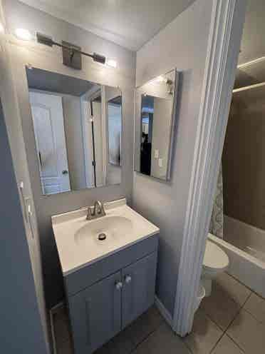 Furnished bath Cozy Condo
