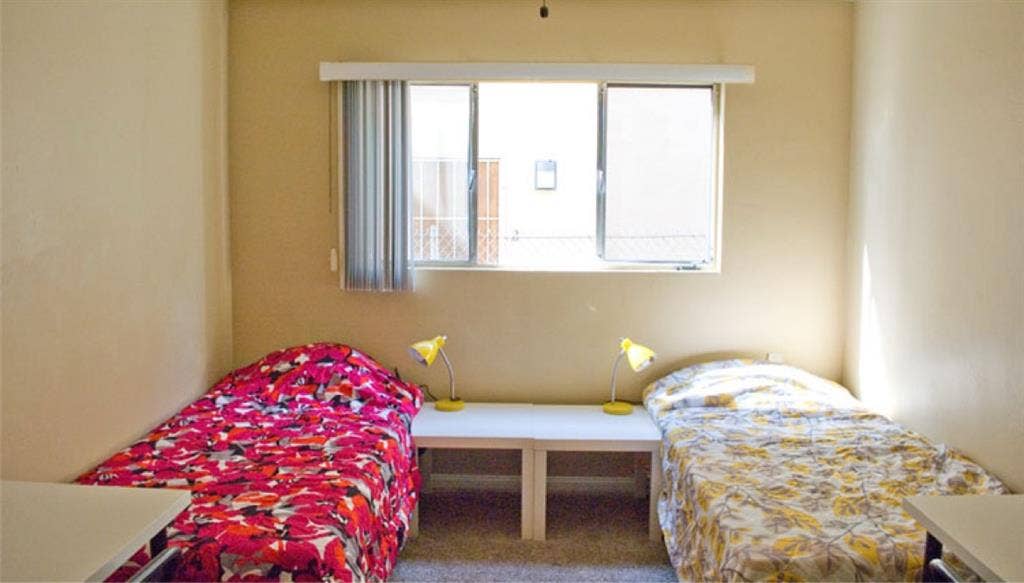 SHARED ROOM- pacific beach