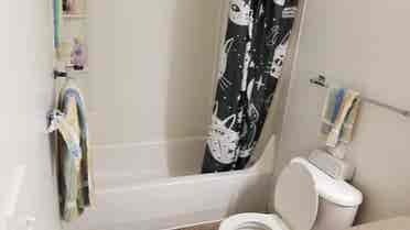 Private room for rent Available now