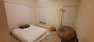 SEMI-FURNISHED ROOMS FOR RENT
