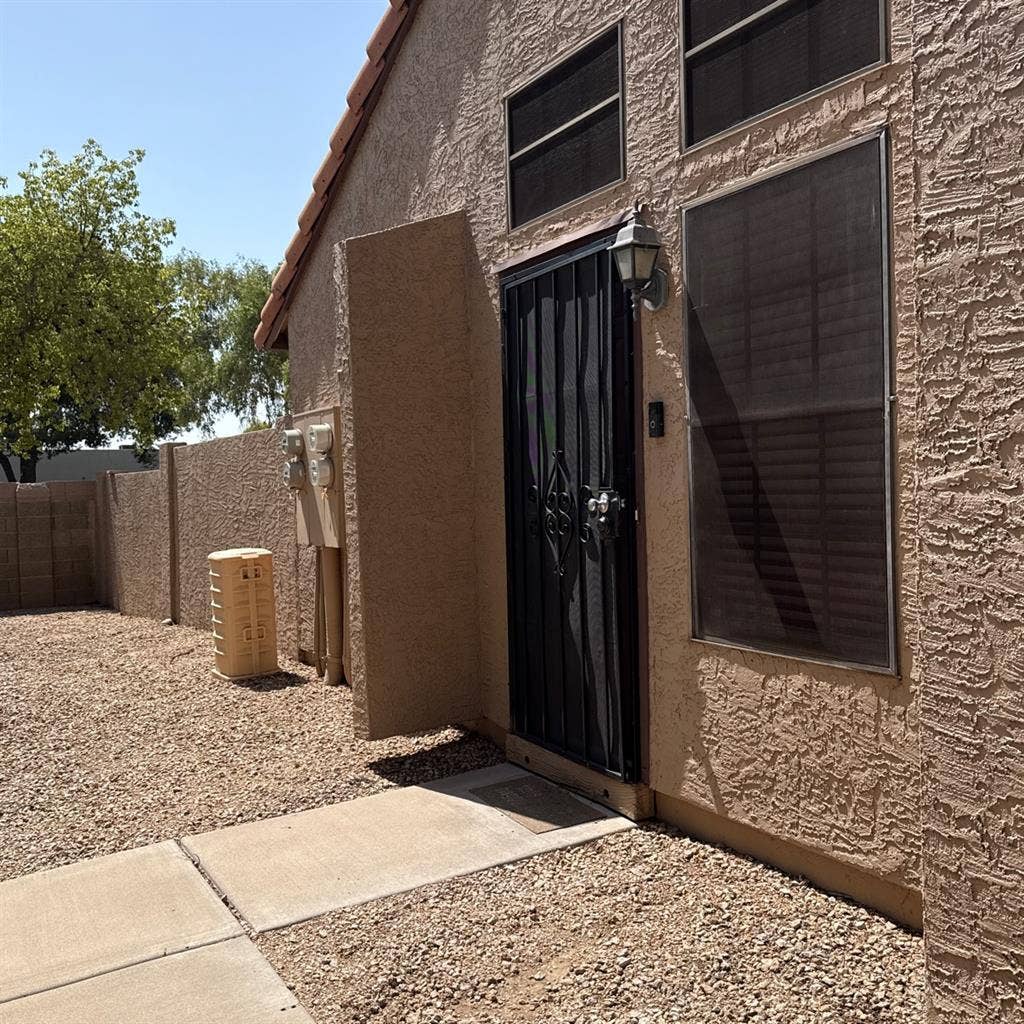 Room for rent with shared bathroomm