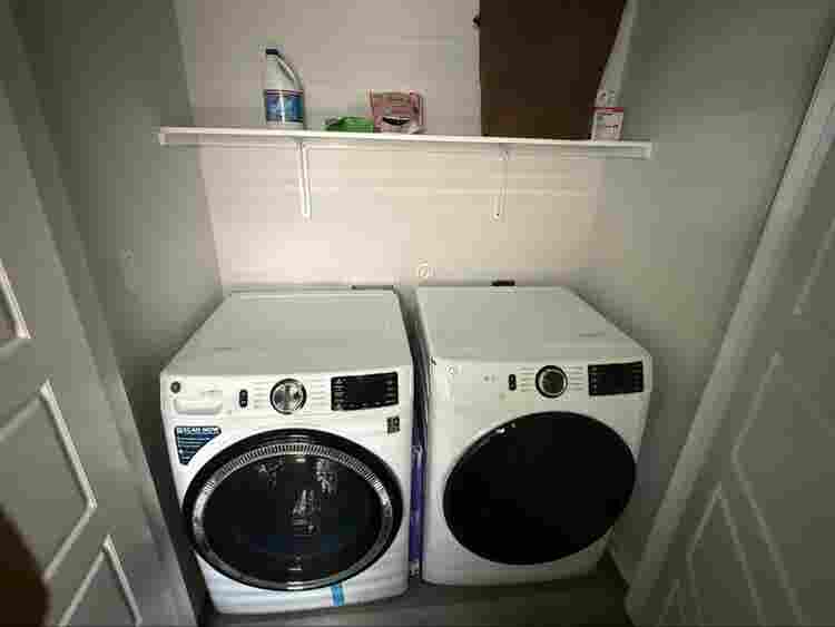 All bills paid. 1 room available.