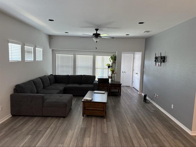 All bills paid. 1 room available.