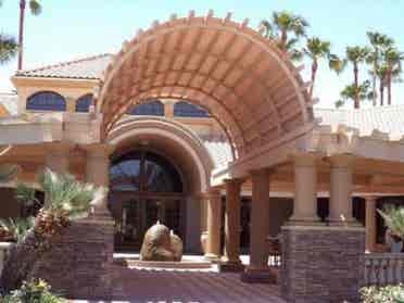 Live in the Sun Lakes Country Club