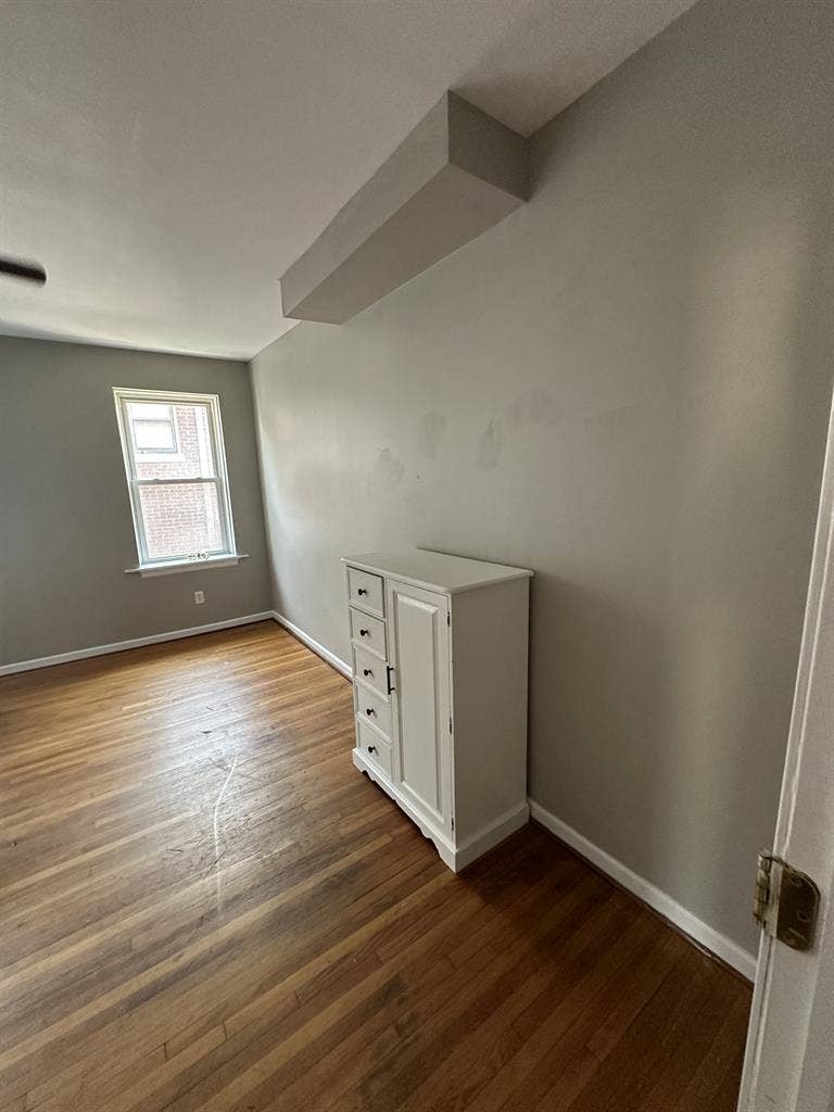 COZY APT CLOSE TO UC AND OTR