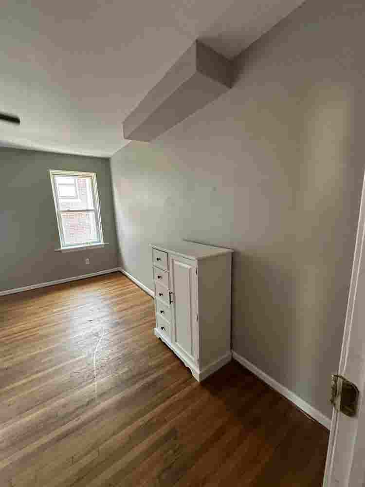 COZY APT CLOSE TO UC AND OTR