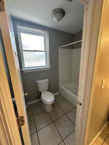 COZY APT CLOSE TO UC AND OTR