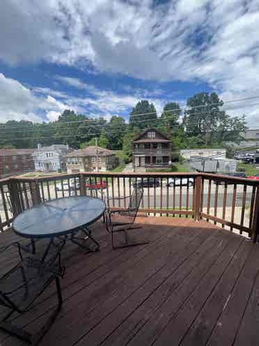 COZY APT CLOSE TO UC AND OTR