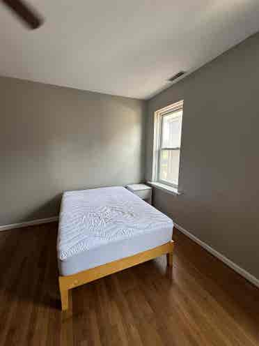 COZY APT CLOSE TO UC AND OTR