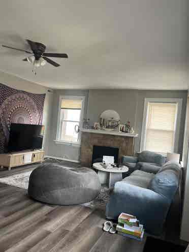 COZY APT CLOSE TO UC AND OTR