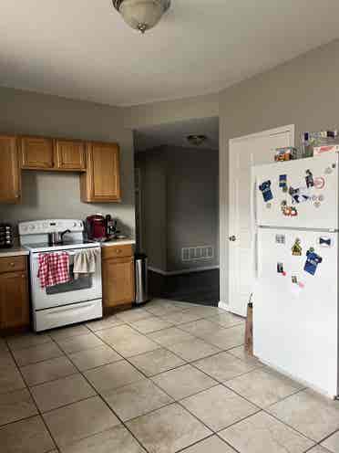 COZY APT CLOSE TO UC AND OTR
