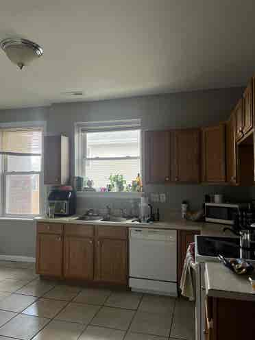 COZY APT CLOSE TO UC AND OTR