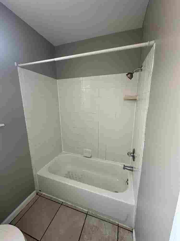 COZY APT CLOSE TO UC AND OTR
