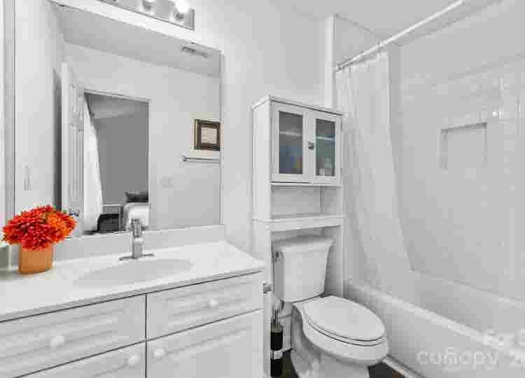 Cozy and comfy suite private bath