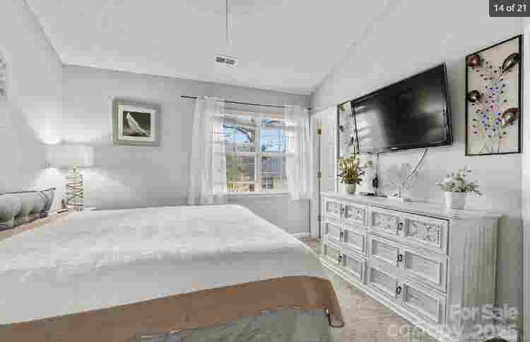Cozy and comfy suite private bath