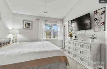 Cozy and comfy suite private bath