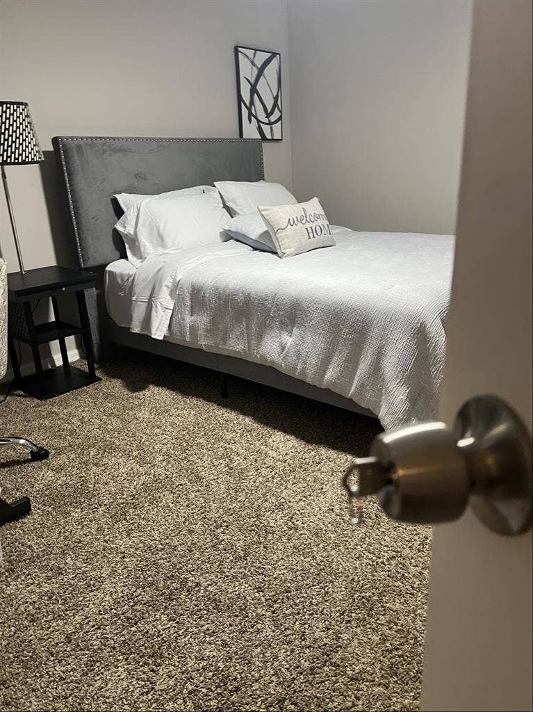 Modern room with fabulous space !