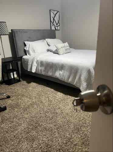 Modern room with fabulous space !