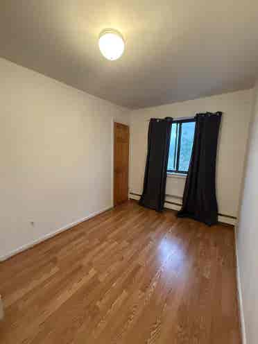 Looking for a roommate