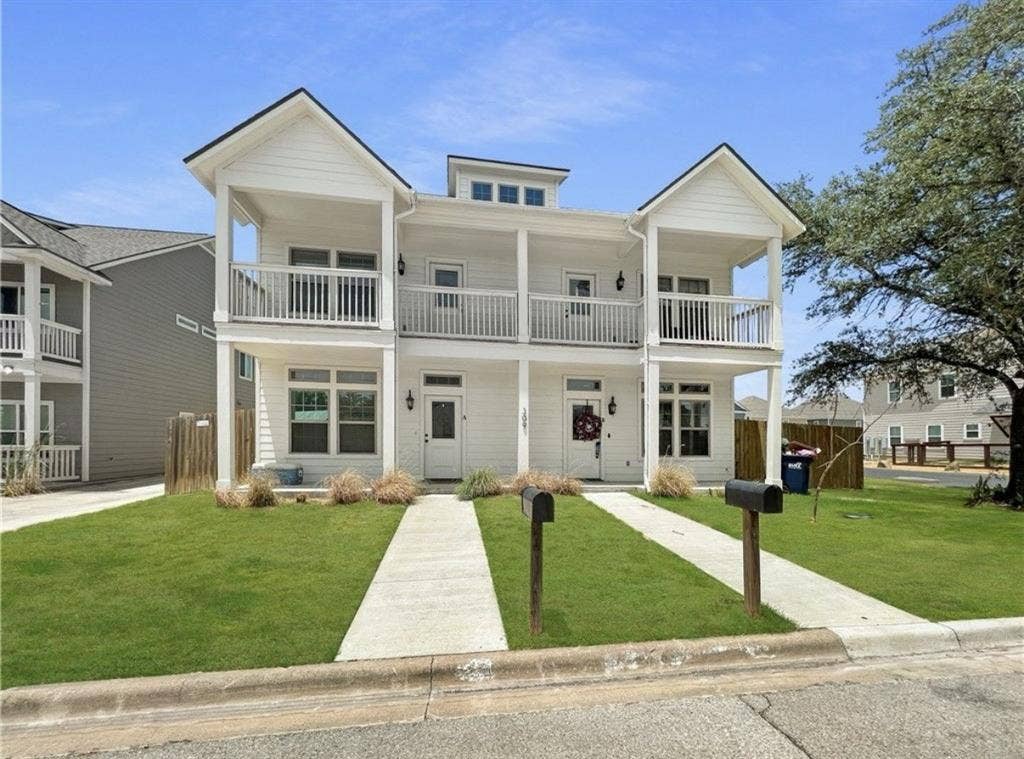 Looking for female roommate!