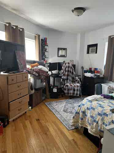 Room for rent-$