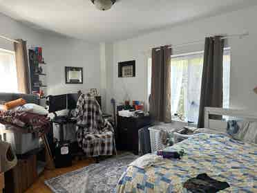 Room for rent-$