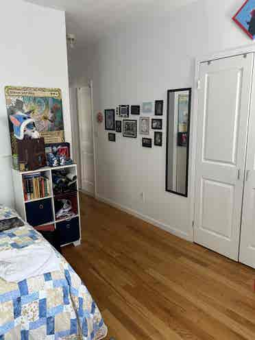 Room for rent-$