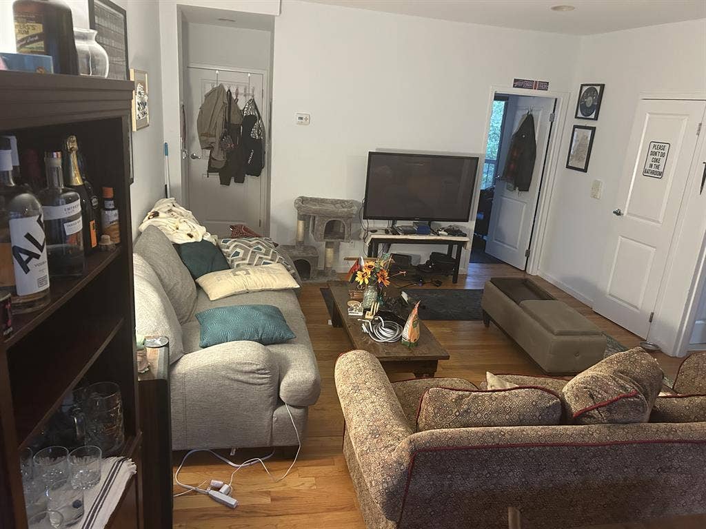 Room for rent-$