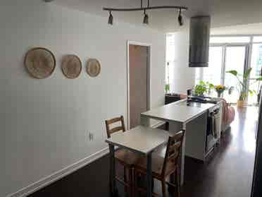 1 ROOM W BATHROOM ON HARBOURFRONT