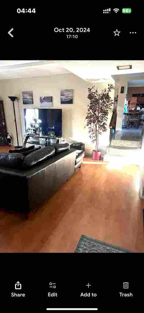Upstairs furnished/unfurnished room