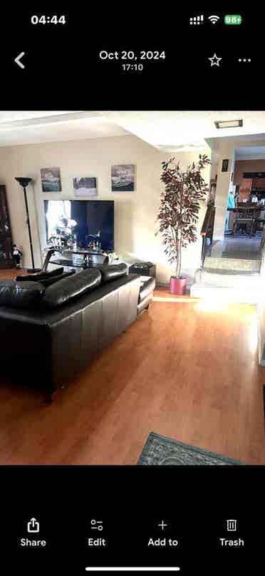 Upstairs furnished/unfurnished room
