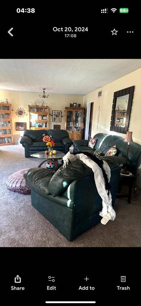 Upstairs furnished/unfurnished room