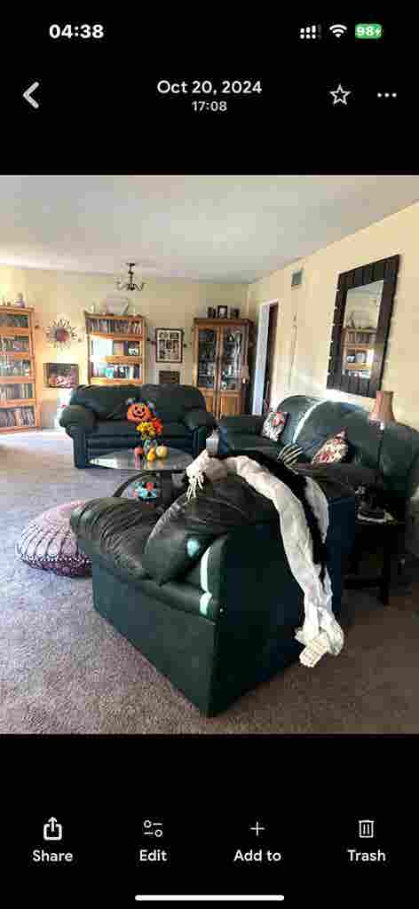 Upstairs furnished/unfurnished room