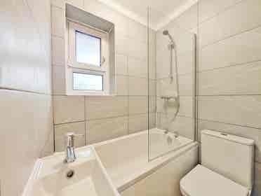Charming One-Bed Studio with Balcon