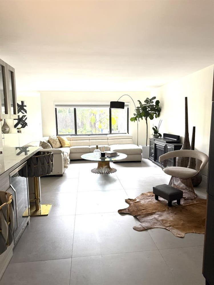 Roommate wanted in Kendall area