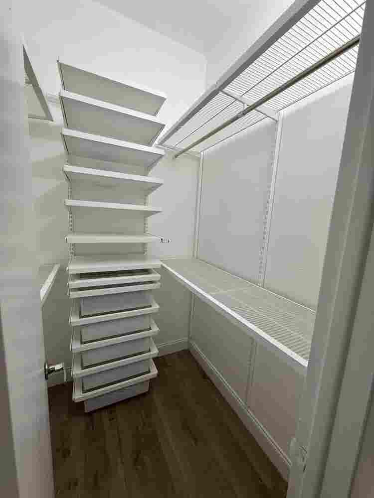 Roommate wanted in Kendall area