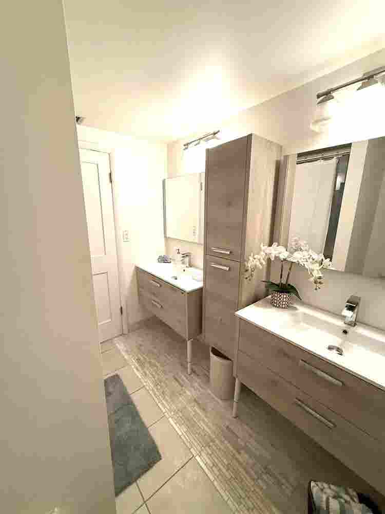 Roommate wanted in Kendall area