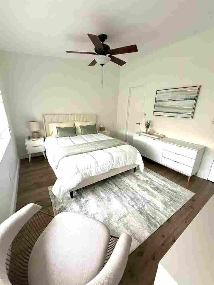 Roommate wanted in Kendall area