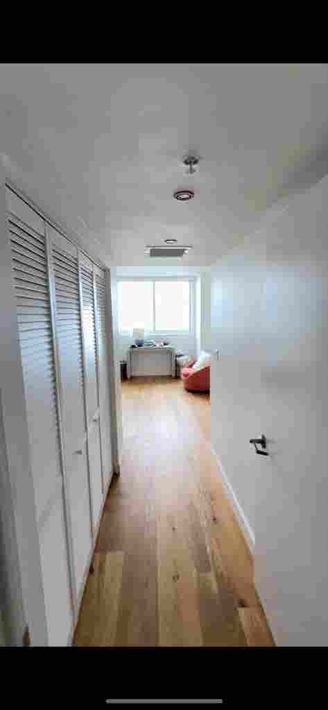 Looking for roommate in Edgewater!