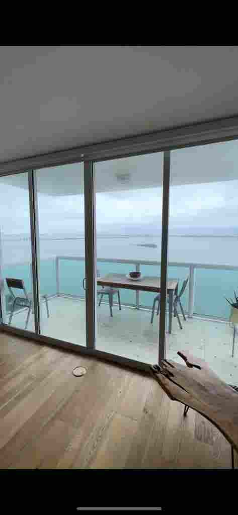 Looking for roommate in Edgewater!